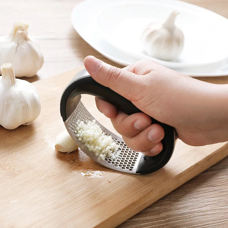 Stainless Steel Garlic Press Manual Garlic Mincer Chopping Garlic Tools Curve Fruit Vegetable Cooking Kitchen Gadgets Tools