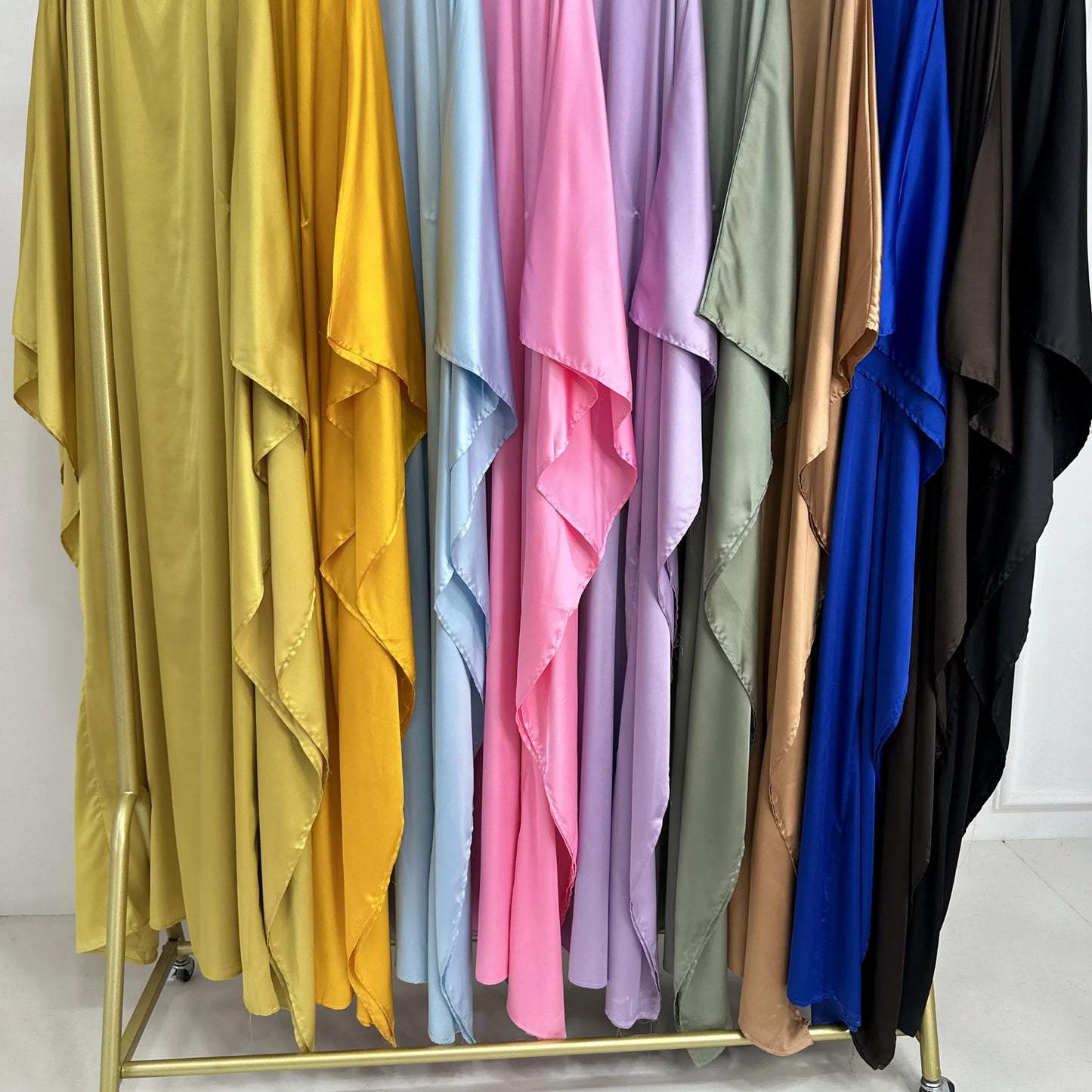 Comfortable Classic Abaya 2024 Islamic Clothing Satin Fabric Batwing Kaftan Women's Dresses Modest Abaya Women Muslim Dress