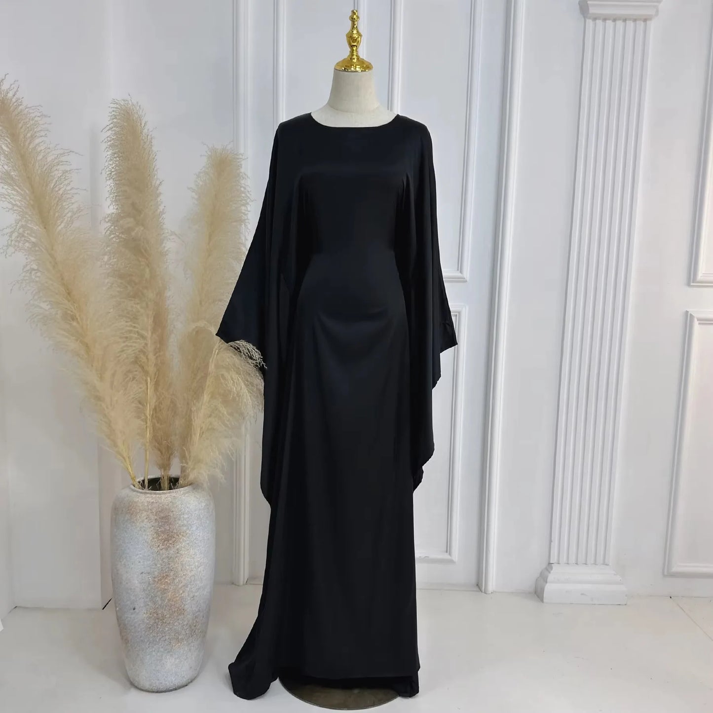 Comfortable Classic Abaya 2024 Islamic Clothing Satin Fabric Batwing Kaftan Women's Dresses Modest Abaya Women Muslim Dress